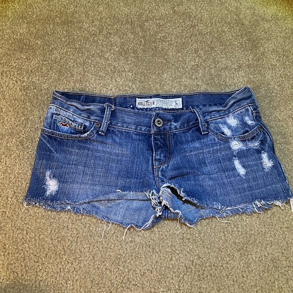 Hollister Jean shorts, medium wash. Size 1s.